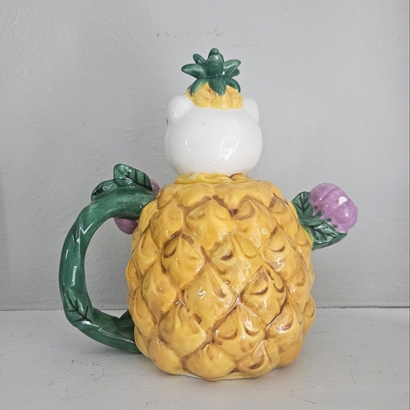 NWT Blue Sky Clayworks X Hello Kitty Pineapple Party Teapot - Picture 3 of 6